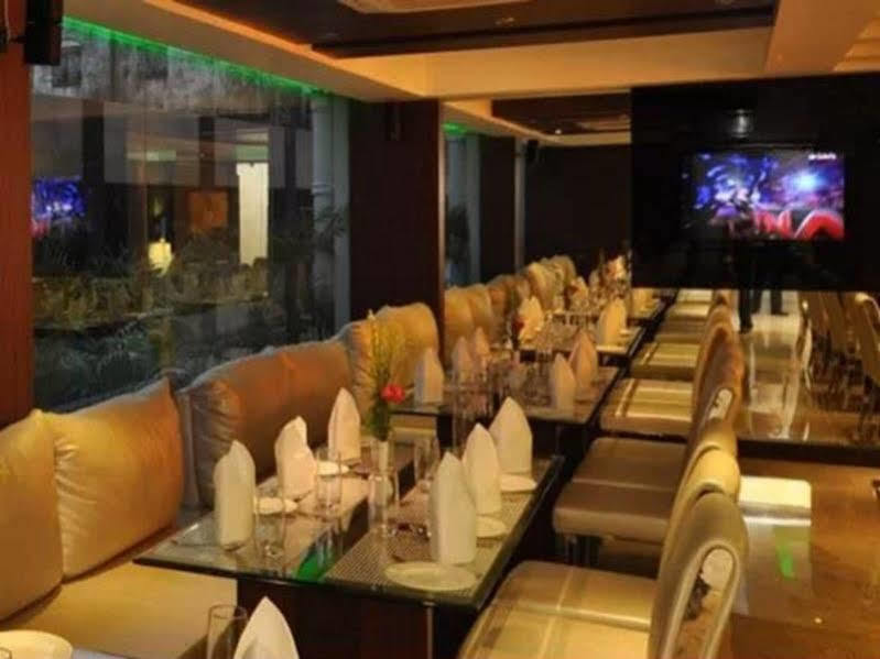 Kempton Hotel Calcutta Eksteriør billede