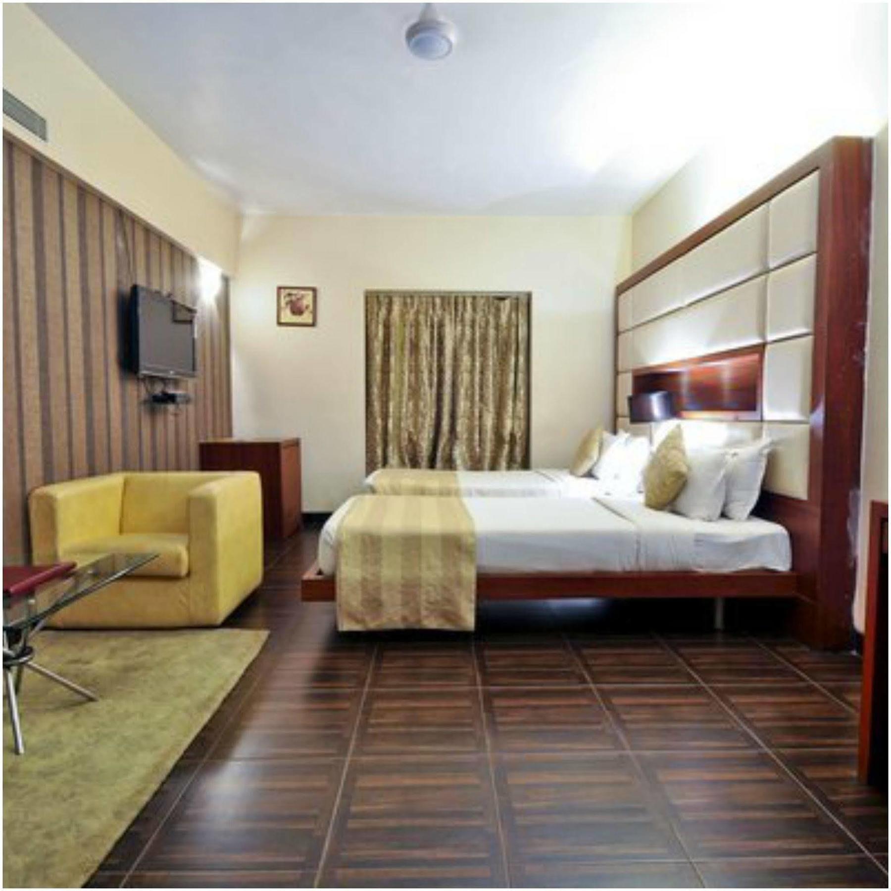 Kempton Hotel Calcutta Eksteriør billede